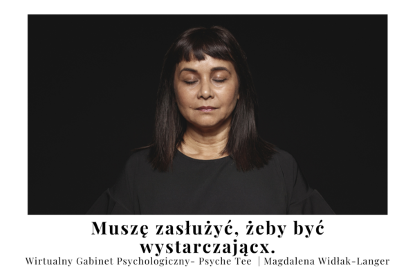 Osoba ucząca się akceptować siebie bez warunków